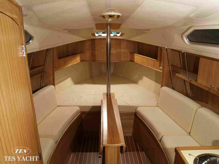 TES 24' 720BT interior