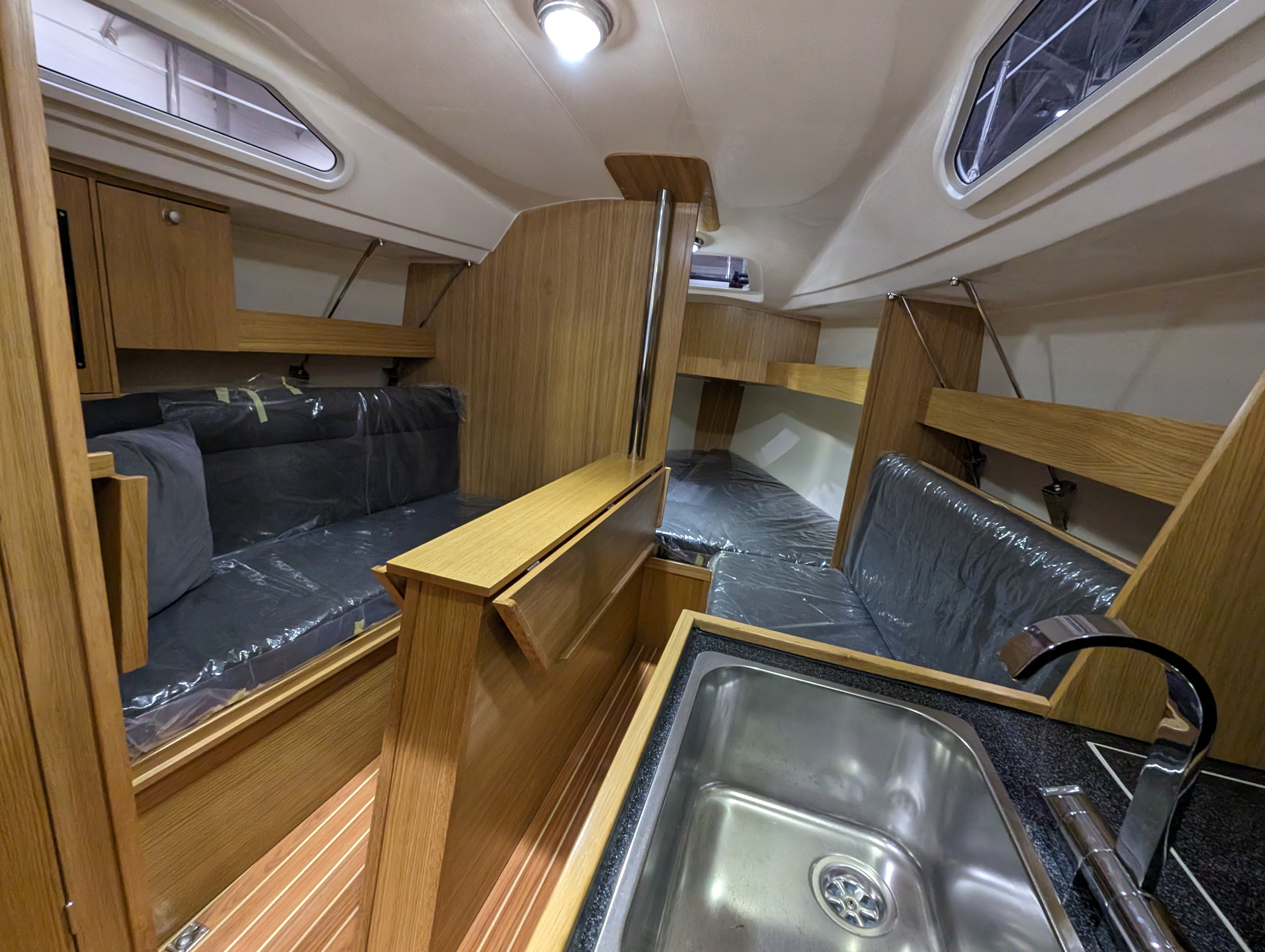 TES 24' 720BT Texas interior