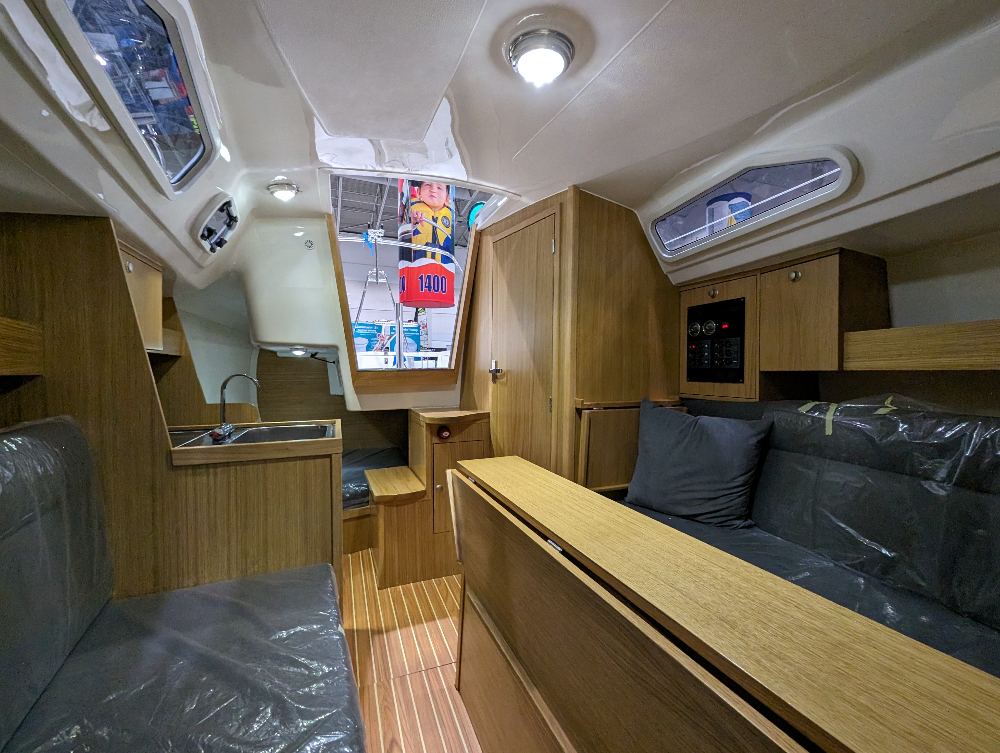 TES 24' 720BT Texas interior