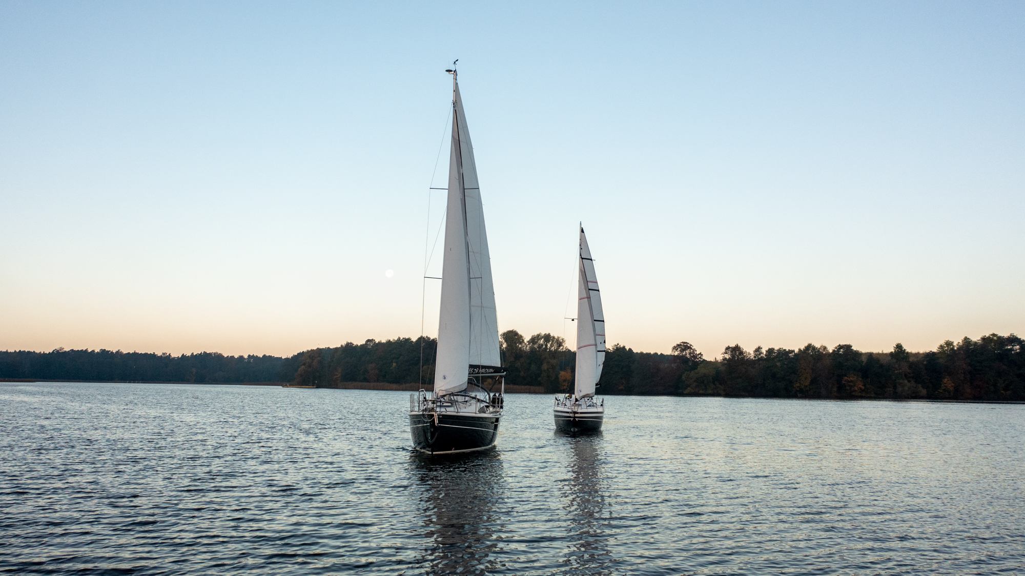 TES Magnam and TES Master sailing together